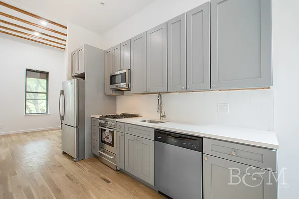 Rented by Brick&Mortar | media 21
