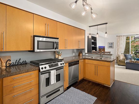 5th image of 124 Bellevue Ave E Unit 400-197080