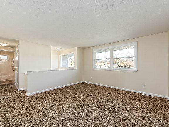 2nd image of 1445 Chesterton Sq N