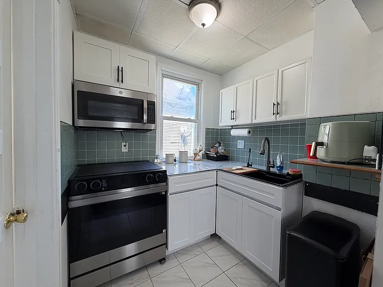 173 Corabelle Ave #2 — Photo 3
