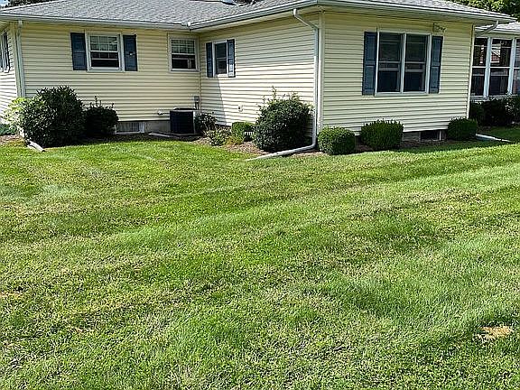 3rd image of 12 Landau Dr