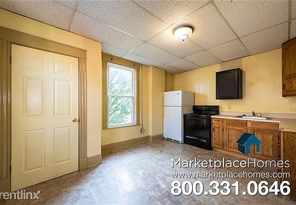 5th image of 3710 Lovell Ave APT 2