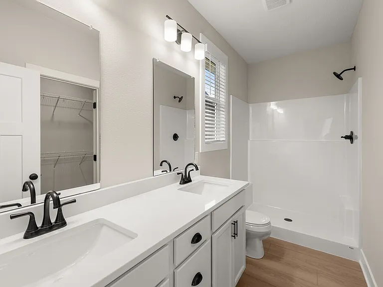 4217 NE 5th St — Photo 5