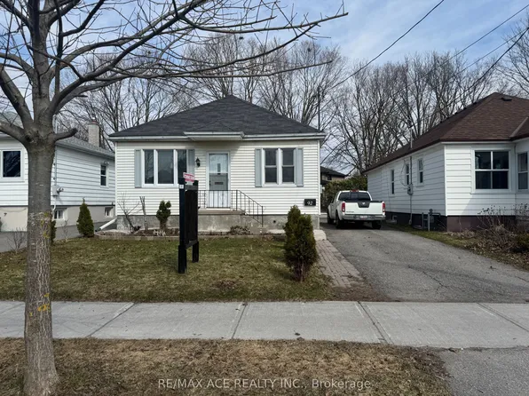 92 Ware St, Peterborough, ON K9J 2B7