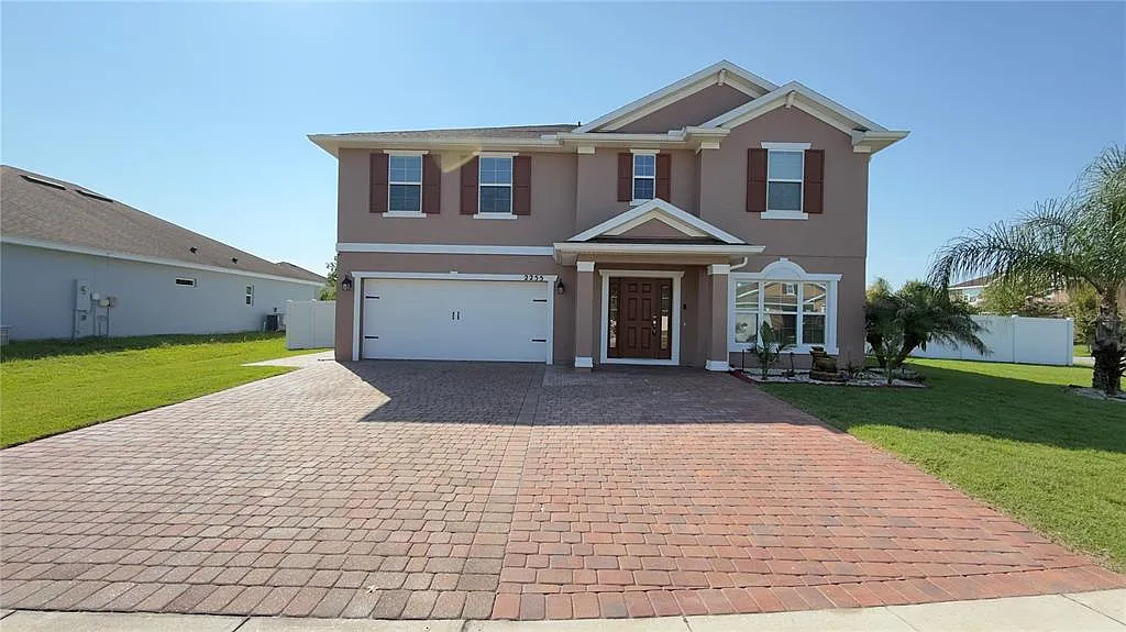 4 bed, 3.0 bath, 2814 sqft, $2,699 — Photo 2