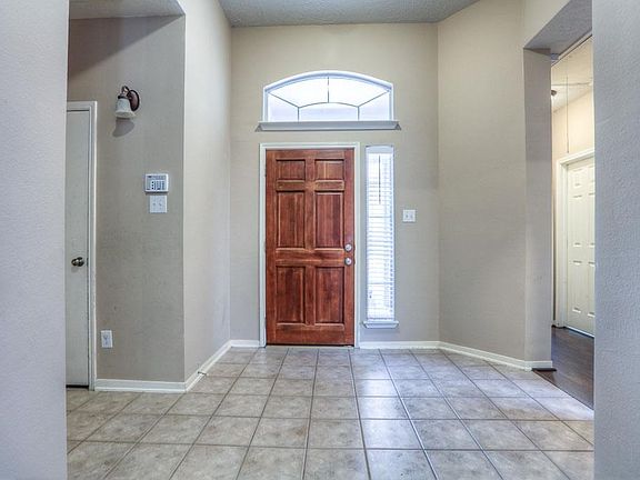 2nd image of 1615 Pebble Banks Ln