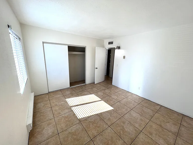 5125 E 2nd St #4 — Photo 11