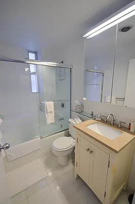 Rented by Global Realty Opportunities | media 13