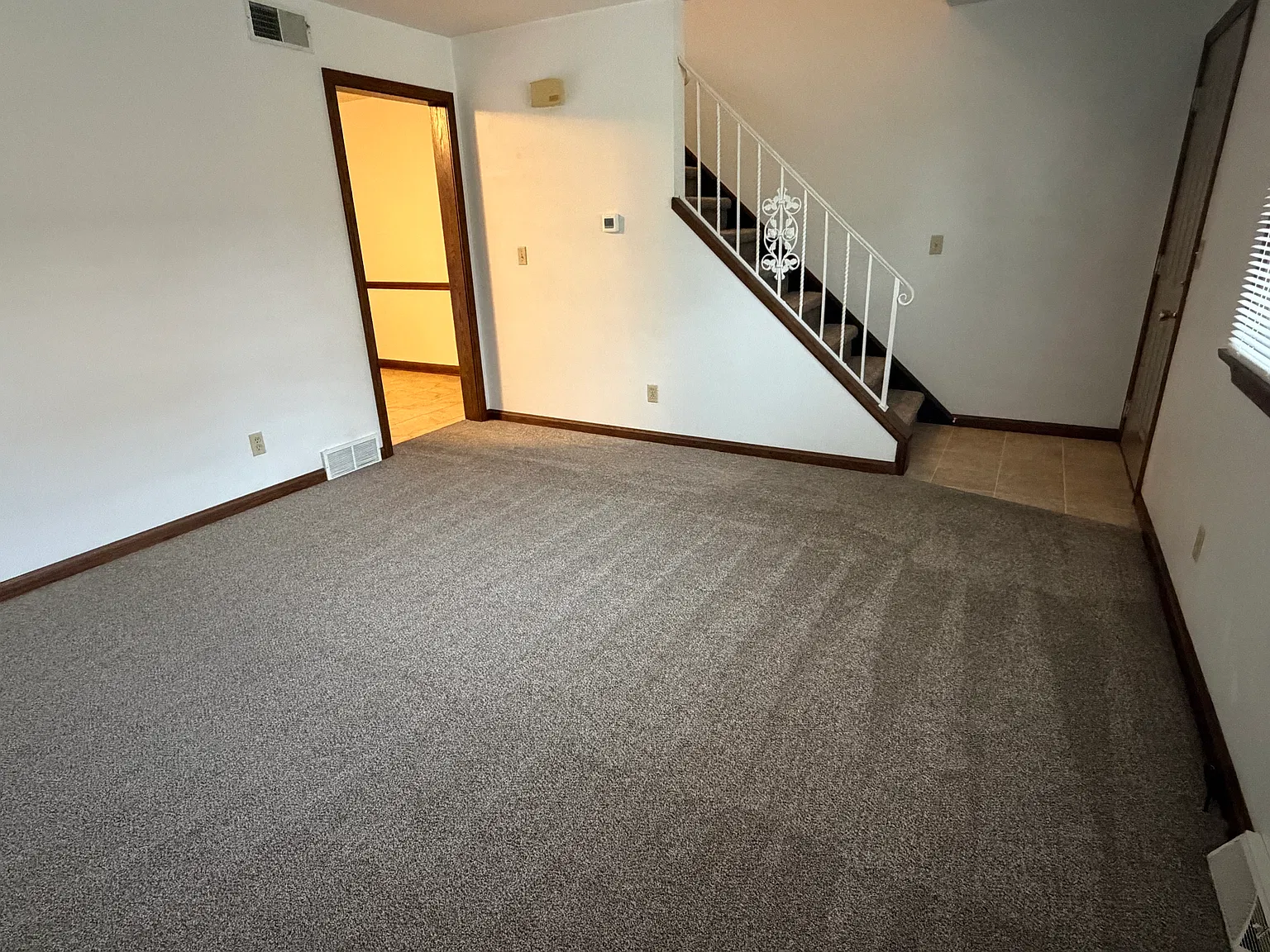 2 bed, 1.5 bath, 1050 sqft, $1,250 — Photo 2