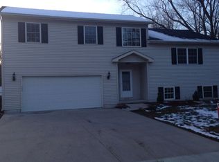 2239 Berry Ave, Ottawa, IL 61350