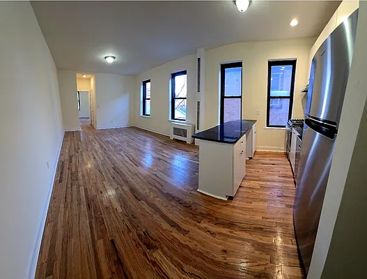 Rented by Metro Park Realty Inc | media 1