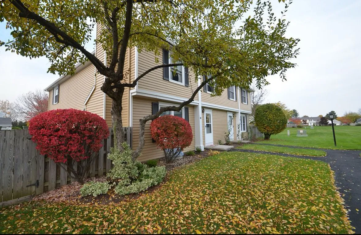 20 Clearfield Dr — Photo 1
