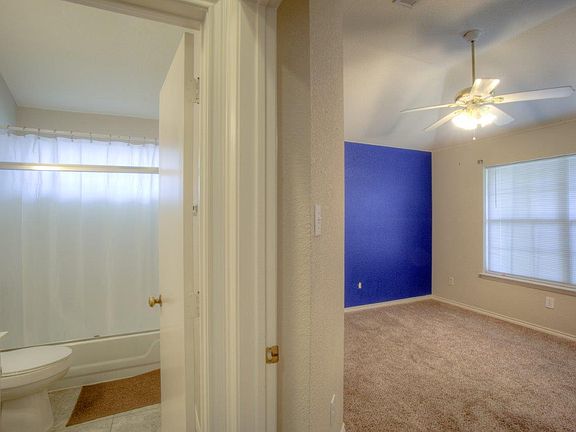 2nd image of 3248 Briargrove Ln