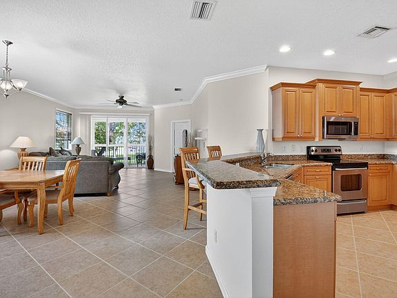5th image of 23269 Carolwood Lane #201