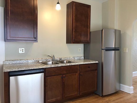 2nd image of 2511 S Logan Ave Unit 1