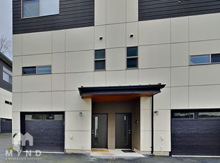 4206 S Greenbelt Station Dr, Seattle, WA 98118