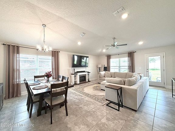 3rd image of 3085 Laurel Springs Dr