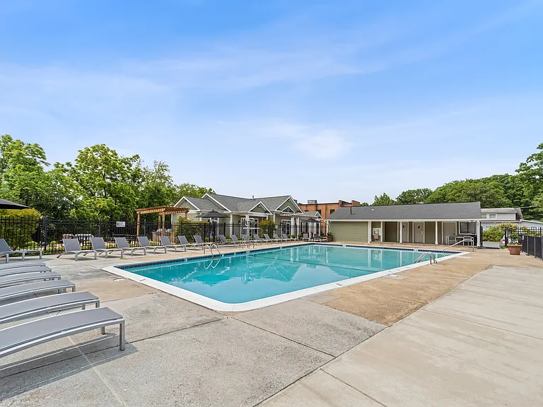 Satyr Hill Apartments — Photo 36