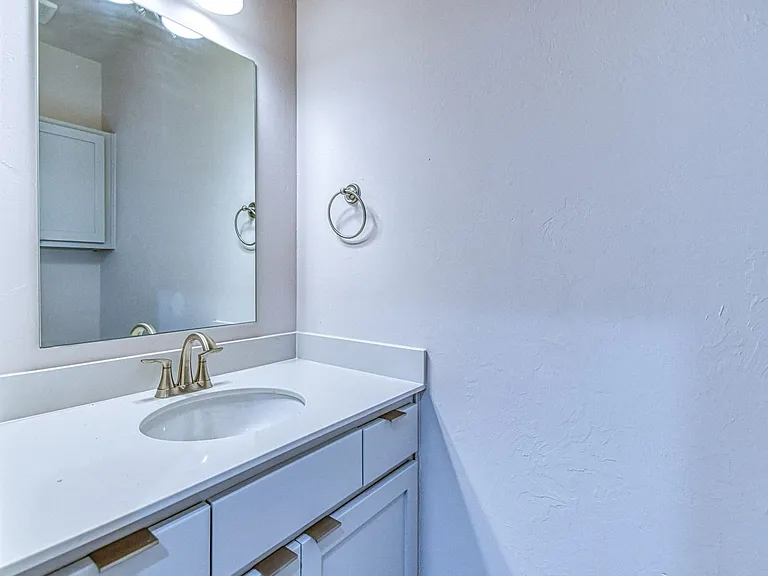 1002 Varenna Ln — Photo 5