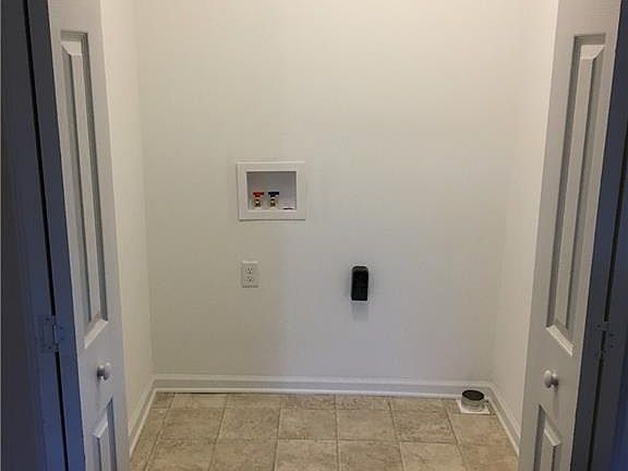 5th image of 211 S 11th Ave