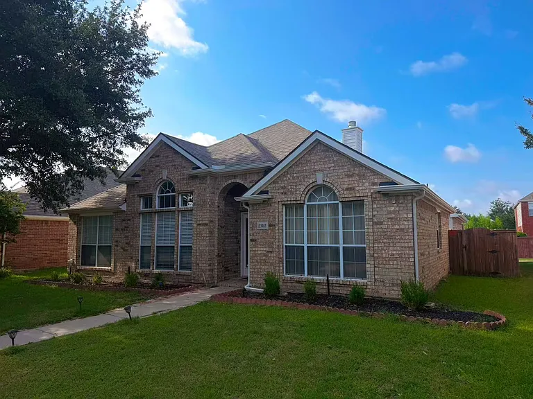 2512 Cimmaron Dr — Photo 2