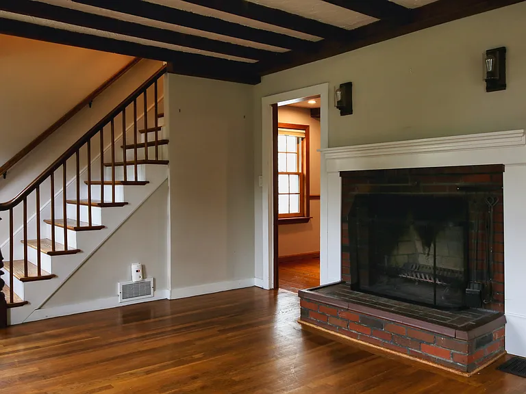 44 Pleasant St — Photo 9