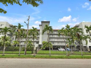 900 SW 84th Ave #309, Miami, FL 33144