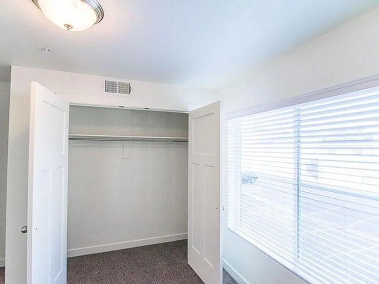 533 S 850 E — Photo 28
