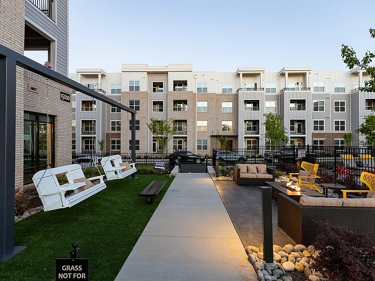 Abberly Royal Creek Apartment Homes — Photo 24