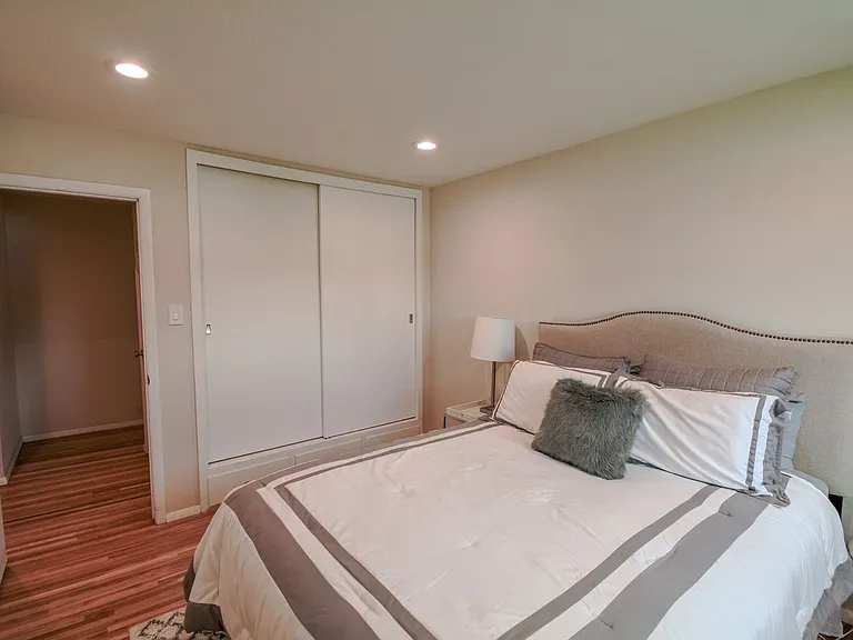 9501 Arvilla Ave NE — Photo 20