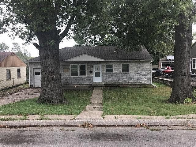 1st image of 2841 S 25th St