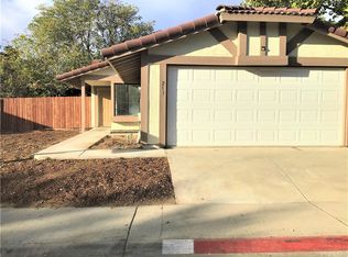 219 Honeysuckle Ln, Paso Robles, CA 93446