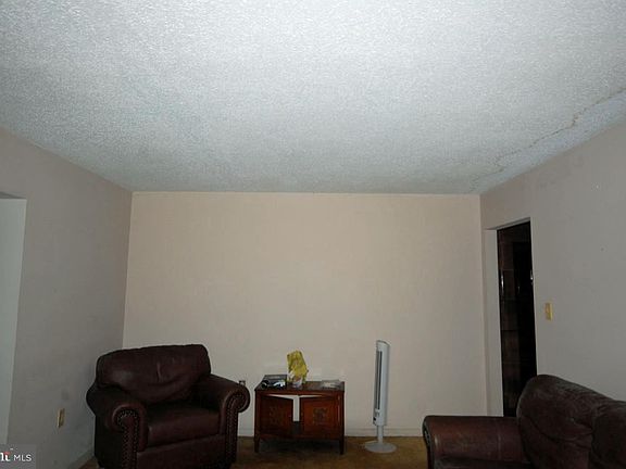2nd image of 619 Center St APT T1