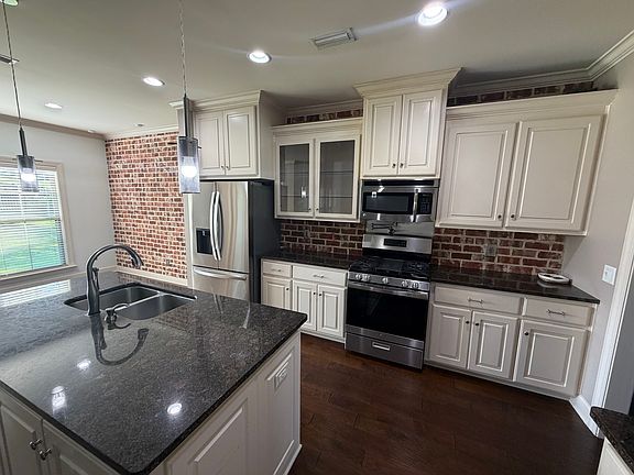 4th image of 202 Cotton Ridge Ln