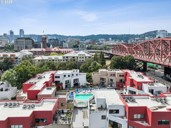 1010 NW Naito Pkwy APT M10, Portland, OR 97209