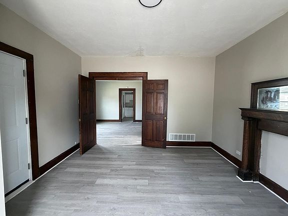 5th image of 329 W Grant St