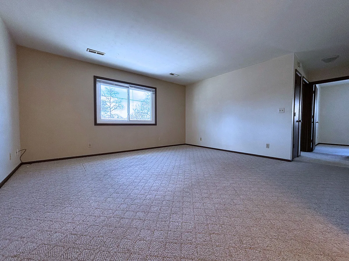 Building Photo - 601 Oak Glen Dr #7