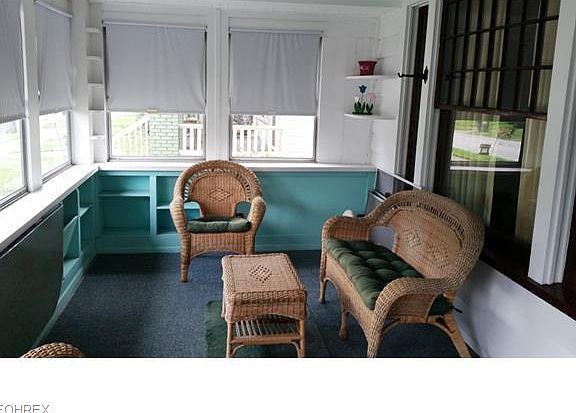2nd image of 2071 Wyandotte Ave
