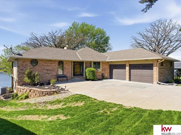 9218 Bellvue Cir, Plattsmouth, NE 68048