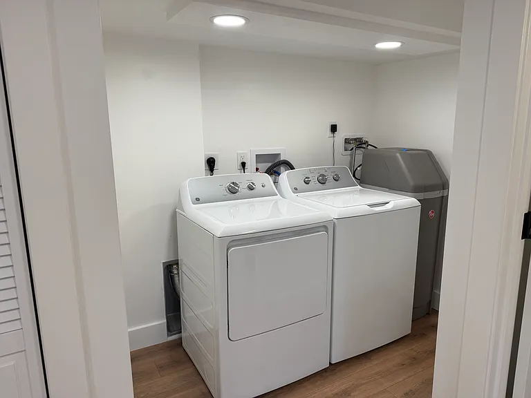 In-unit (not shared) laundry