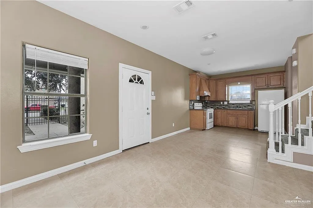 2 bed, 2.5 bath, 994 sqft, $895 — Photo 4