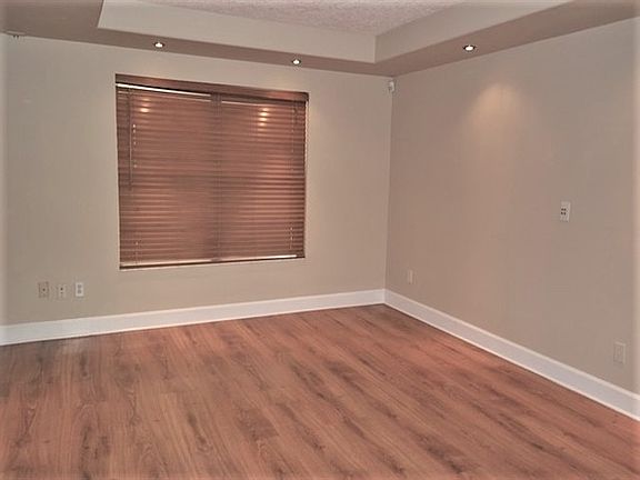 5th image of 2269 Heathwood Cir