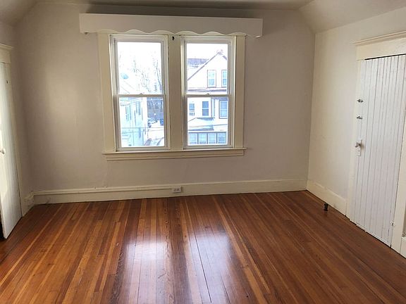 2nd image of 69 Fairfield St