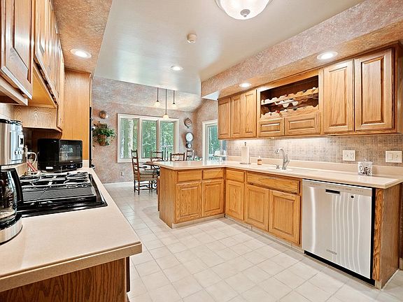 5th image of 10904 Rollingwood Pl