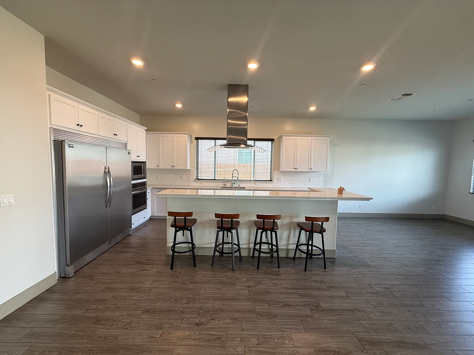 4 bed, 2282 sqft, $2,895 — Photo 2