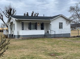 2353 Shaw Ln, Hurricane, WV 25526