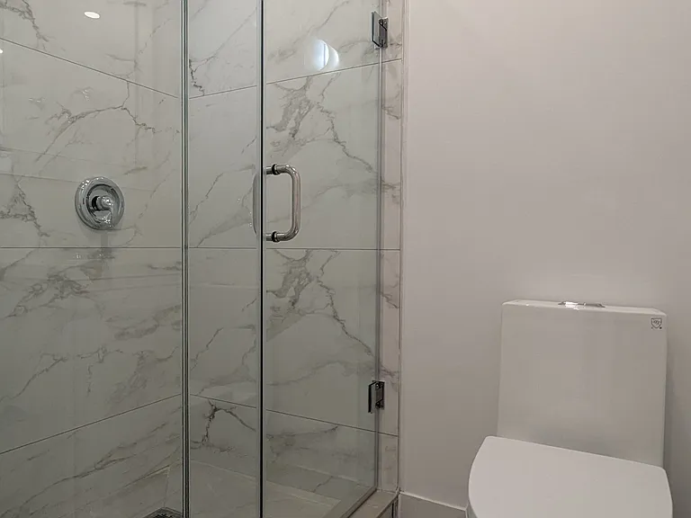 1150 Woodbine Ave #3 — Photo 8