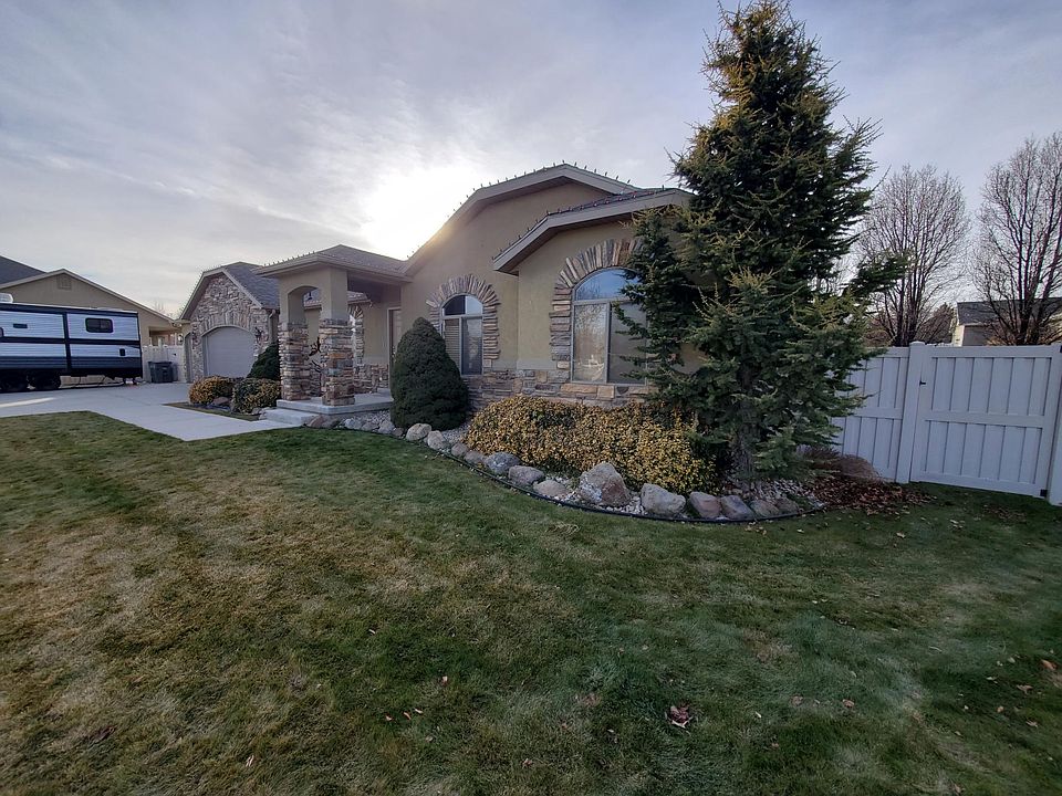 1st image of 11716 S Lake Stone Cir