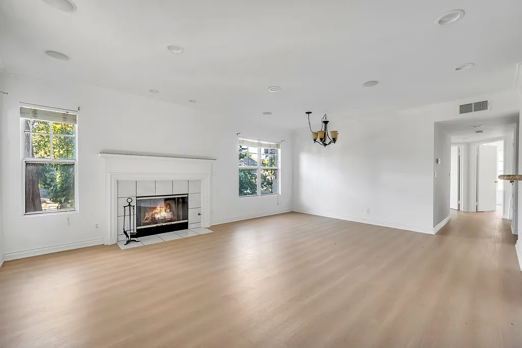 3 bed, 1180 sqft, $3,550 — Photo 4