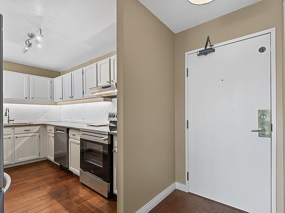 4th image of 1442 Foster St #603